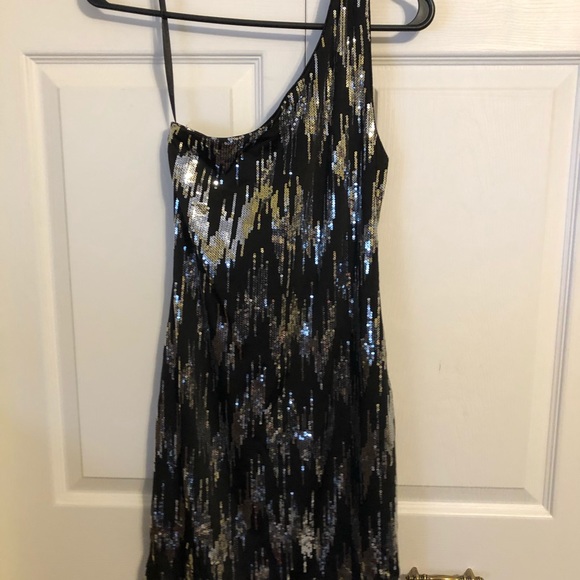 Sparkly Dress - Picture 2 of 4